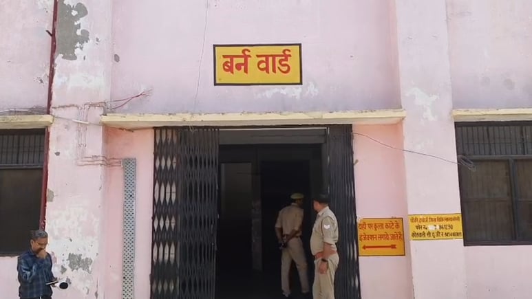 एकतरफा प्यार में सनकी युवक ने सोते हुए परिवार पर डाला तेजाब, शादीशुदा से करना चाहता था लव मैर&zwj;िज