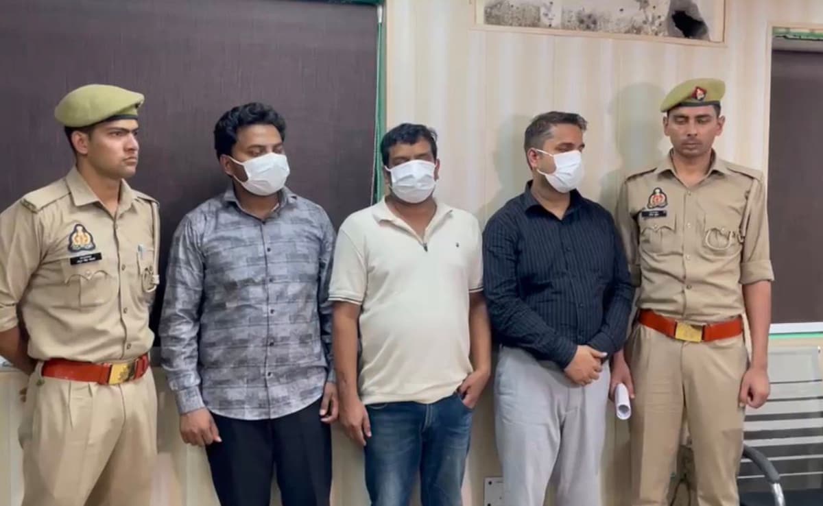 NOIDA Tourism Scam: नोएडा में टूर पैकेज के नाम पर फर्जी MOU और मंत्रालय की ID Card के जरिए की करोड़ों की ठगी, अब 3 आरोपी चढ़े हत्थे