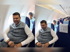 PM मोदी की अपील पर CM फडणवीस का बड़ा कदम, पुणे से बेंगलुरु तक इकोनॉमी क्लास में किया सफर