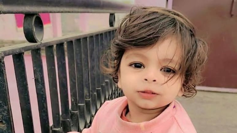 सीतामढ़ी में तेज रफ्तार स्कॉर्पियो का कहर, 2 साल के  मासूम को कुचला, गुस्साए ग्रामीणों ने गाड़ी में लगाई आग