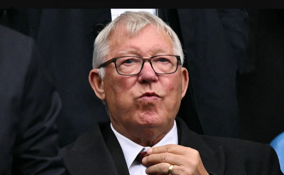 Sir Alex Ferguson Rushed To Hospital Ahead Of Manchester United's Premier League Game Against Liverpool
