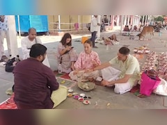 रूस-यूक्रेन जंग शहीद हुए भाई को मोक्ष दिलाने 5200 KM दूर बोधगया पहुंची बहन, नम आंखों से किया पिंडदान