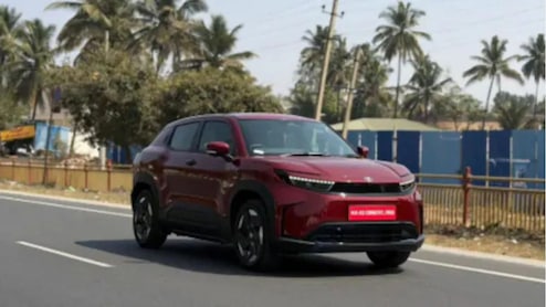 आ गई टॉयोटा अर्बन क्रूजर एबेला, एक बार की चार्जिंग में मिलेगी 543 किमी की दमदार रेंज, जानें कीमत और फीचर्स
