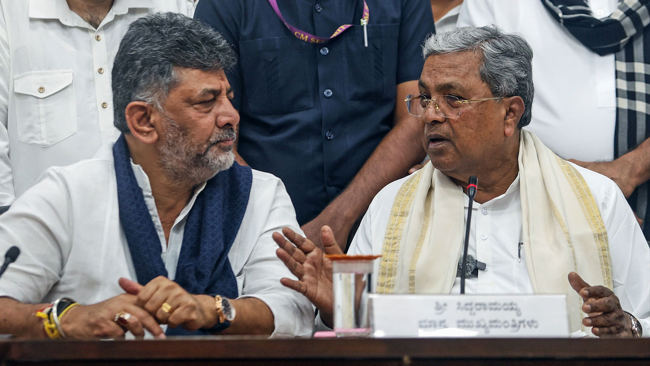 'Shishyas May Create Hurdles': Astrologer On Siddaramaiah Factor In DK Shivakumar's Path