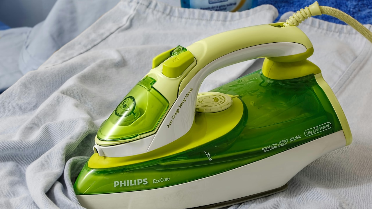 Why Your Steam Iron Leaks Water On Clothes And The Tank Mistakes