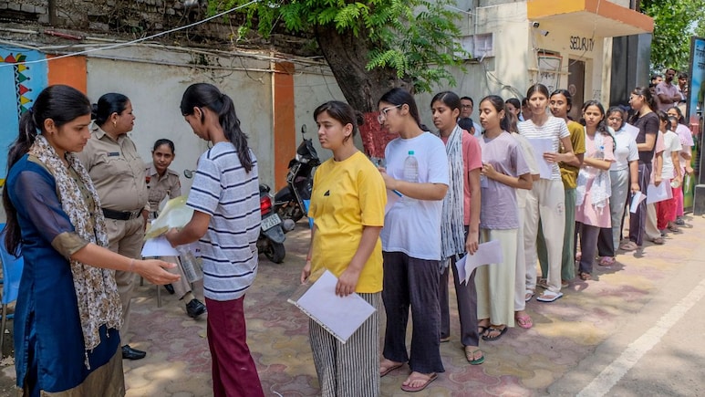 NEET UG 2026 कैंसिल: MBBS एडमिशन और काउंसलिंग पर क्या पड़ेगा असर?