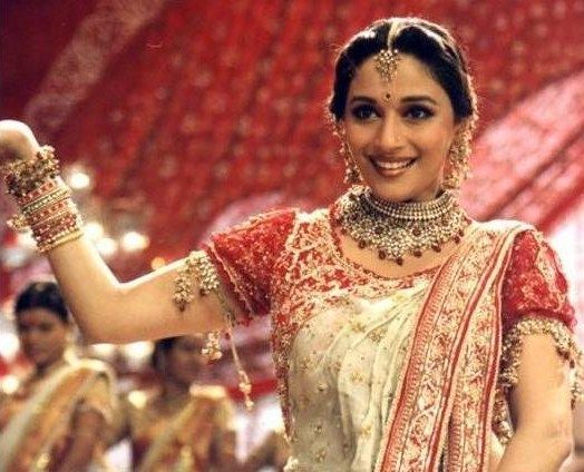 4-Month-Pregnant Madhuri Dixit 'Struggled With Fever' During <i>Dola Re</i> Shoot, Reveals Dancer