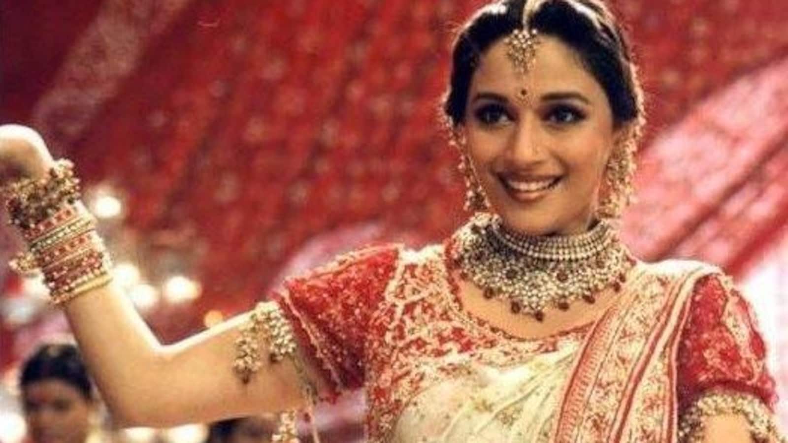 4-Month-Pregnant Madhuri Dixit ‘Struggled With Fever’ During Dola Re Shoot, Reveals Dancer