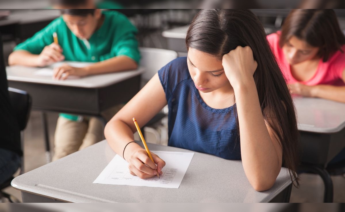 NEET Paper Leak: सैंपल पेपर से कितने सवाल हूबहू मैच कर सकते हैं? जानें एक्सपर्ट और छात्रों ने क्या बताया