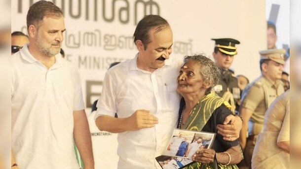 Kerala Flood Survivor Hugs Rahul Gandhi, Blesses VD Satheesan At Oath Event