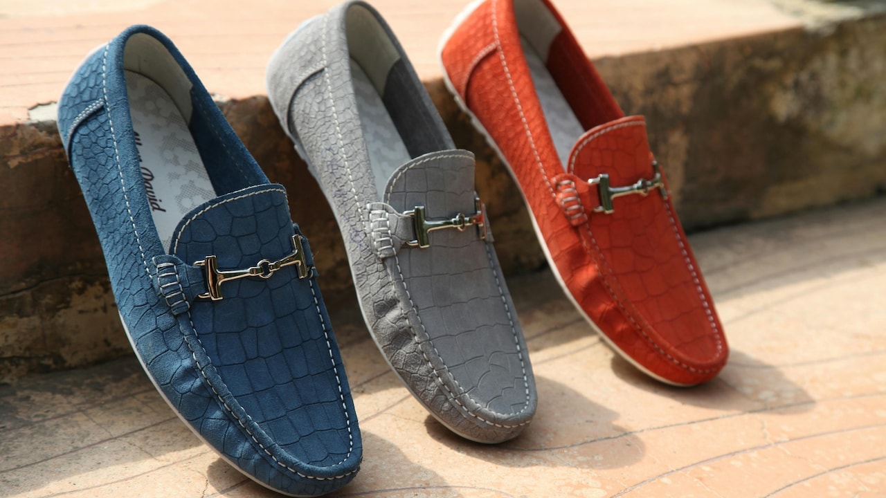 10 Expert Tips To Pick Loafers That Don't Hurt Your Heel