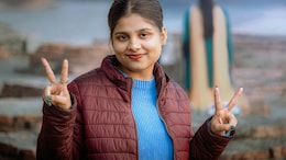 Think Twice Before Flashing Peace Sign In Pics. AI-Powered Hackers Could Steal Your Fingerprints