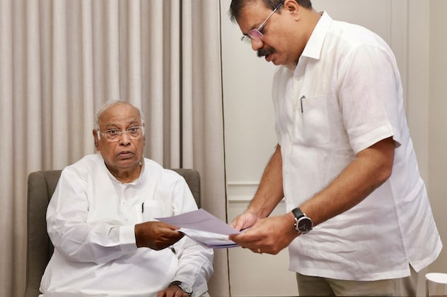 राज्यसभा के लिए कांग्रेस में नए चेहरों की दावेदारी हुई तेज, दिग्विजय सिंह खुद को कर चुके हैं अलग