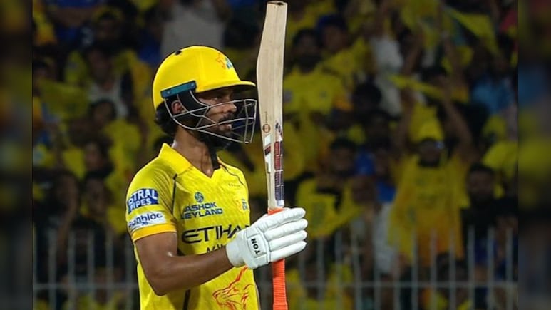 Ruturaj Gaikwad: ऋतुराज गायकवाड़ ने IPL में मचाई खलबली, धोनी का महारिकॉर्ड तोड़ रचा इतिहास