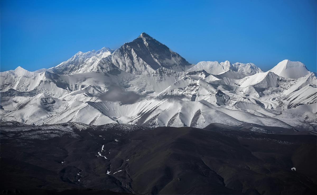 'When Will World Listen?' Woman Who Climbed Mount Everest Says It Is Looking 'Fragile' 'When Will World Listen?' Woman Who Climbed Mount Everest Says It Is Looking 'Fragile'
