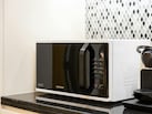 LG, Samsung, Panasonic, Godrej जैसे टॉप ब्रांड्स के Microwave हो गए सस्ते, इतनी अच्छी डील फिर नहीं लगेगी हाथ