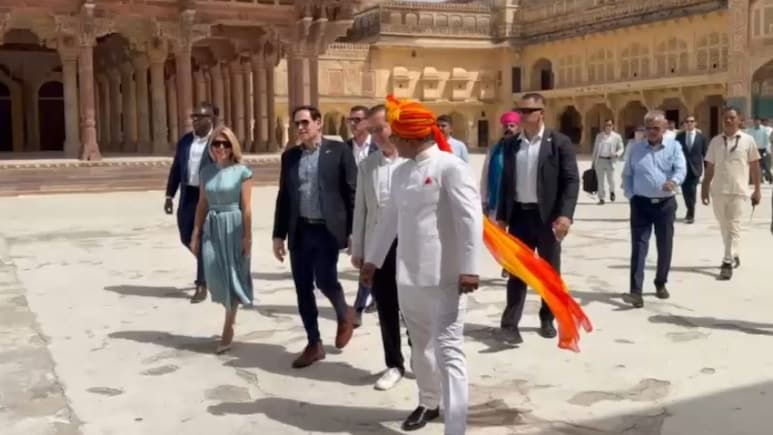 US विदेशी मंत्री को भा गया जयपुर का शीश महल, पारंपरिक वाद्य यंत्र 'रावणहत्था' देख पूछा- ये क्या है