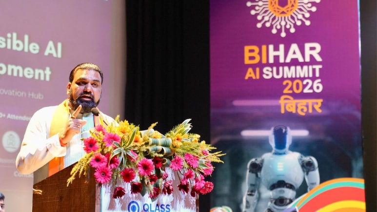 पटना की AI समिट में सीएम बोले- बिहार बनेगा विकसित राज्य, बाहर छात्रों ने किया जमकर हंगामा