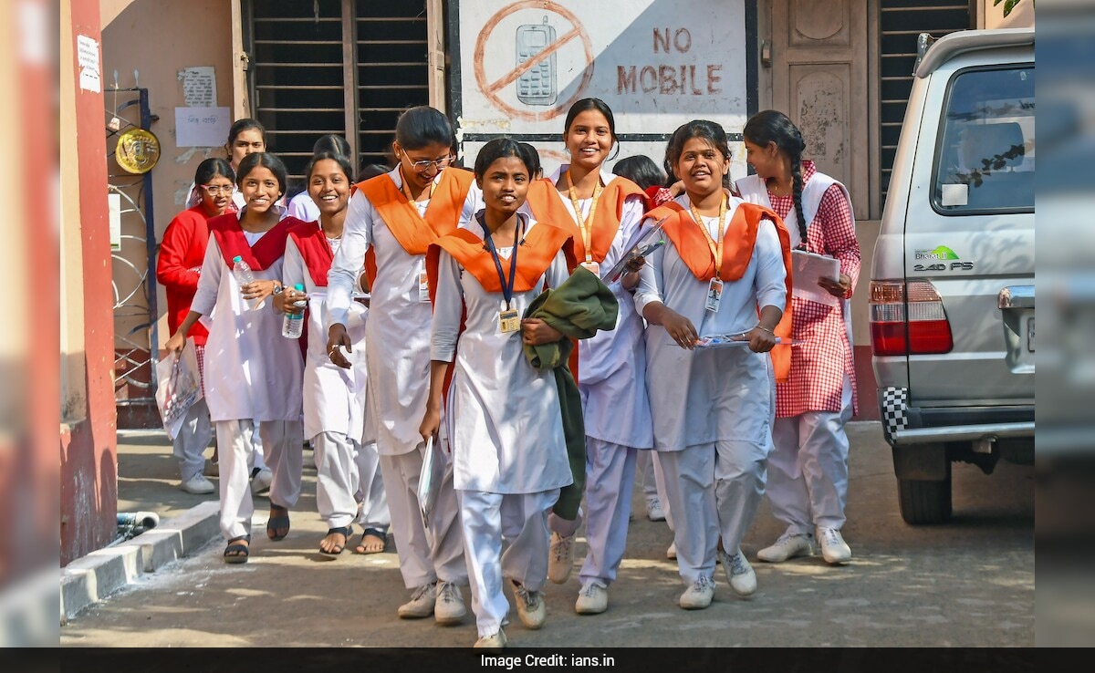 Himachal Pradesh 12th Result 2026 Out: Girls Outperform Boys, Anshit Kumar Tops With 99.2% Marks