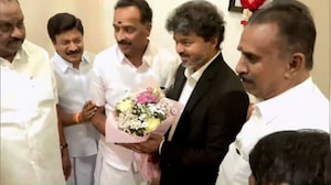 Vijay Meets AIADMK Rebels Ahead of Crucial Floor Test in Tamil Nadu