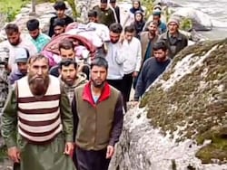 No Ambulance Or Doctor, Pregnant Woman Carried On Shoulders, Baby Dies