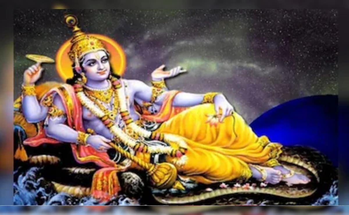 Padmini Ekadashi 2026: अधिकमास की पद्मिनी एकादशी कब है? जानिए सही तिथि, पूजा विधि और दान का महत्व — WellsTrack