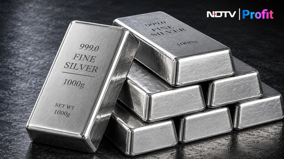 Silver Price Slumps Rs 40,000 From Last Week’s Peak: More Weakness Ahead?