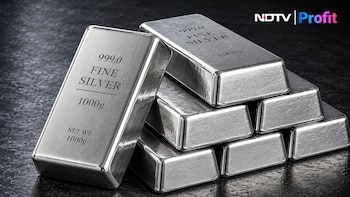 Silver Prices Fall Nearly 2% To Rs 2.71 Lakh/Kg On MCX — Check Latest City-Wise Rates
