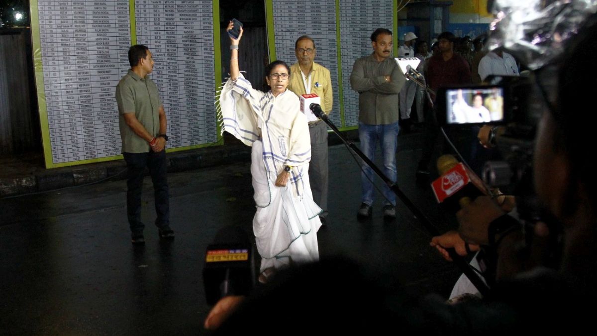 Kolkata Strongrooms Fortified After Mamata Banerjee Visit, Trinamool Protests