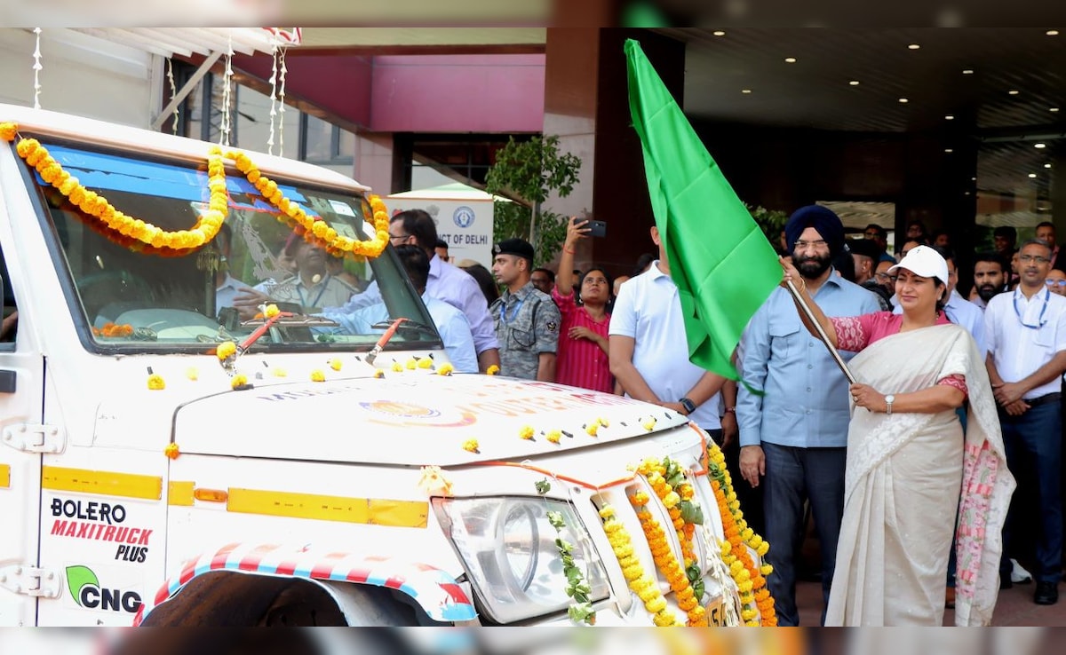 दिल्ली की सड़कों पर दौड़ेगी 'मोबाइल हीट रिलीफ वैन', जानें इसमें क्या-क्या मिलेगा और जरूरत पड़ने पर कैसे बुलाएं