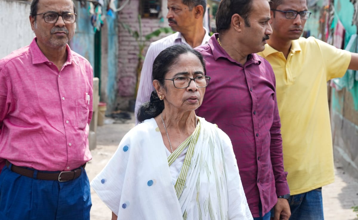 TMC में 'भूकंप'! ममता के घर बुलाई गई बैठक फ्लॉप, 80 में सिर्फ 20 विधायक पहुंचे, पार्टी में बढ़ी बगावत की आहट?