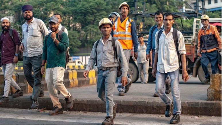 New Labour Codes: नए लेबर कोड देशभर में हुए लागू, क्या आपकी मई की सैलरी से दिखेगा असर?