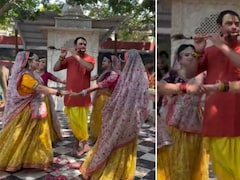 वृंदावन में ‘कृष्ण रूप’ में नजर आए तेज प्रताप यादव, गोपियों के बीच बांसुरी बजाते दिखे, VIDEO वायरल