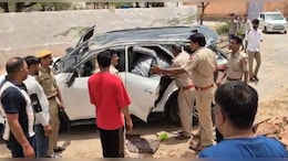 फॉर्च्यूनर कार में भूसे की तरह भरा था डोडा-पोस्&zwj;त, पुल&zwj;िस ने पकड़ा