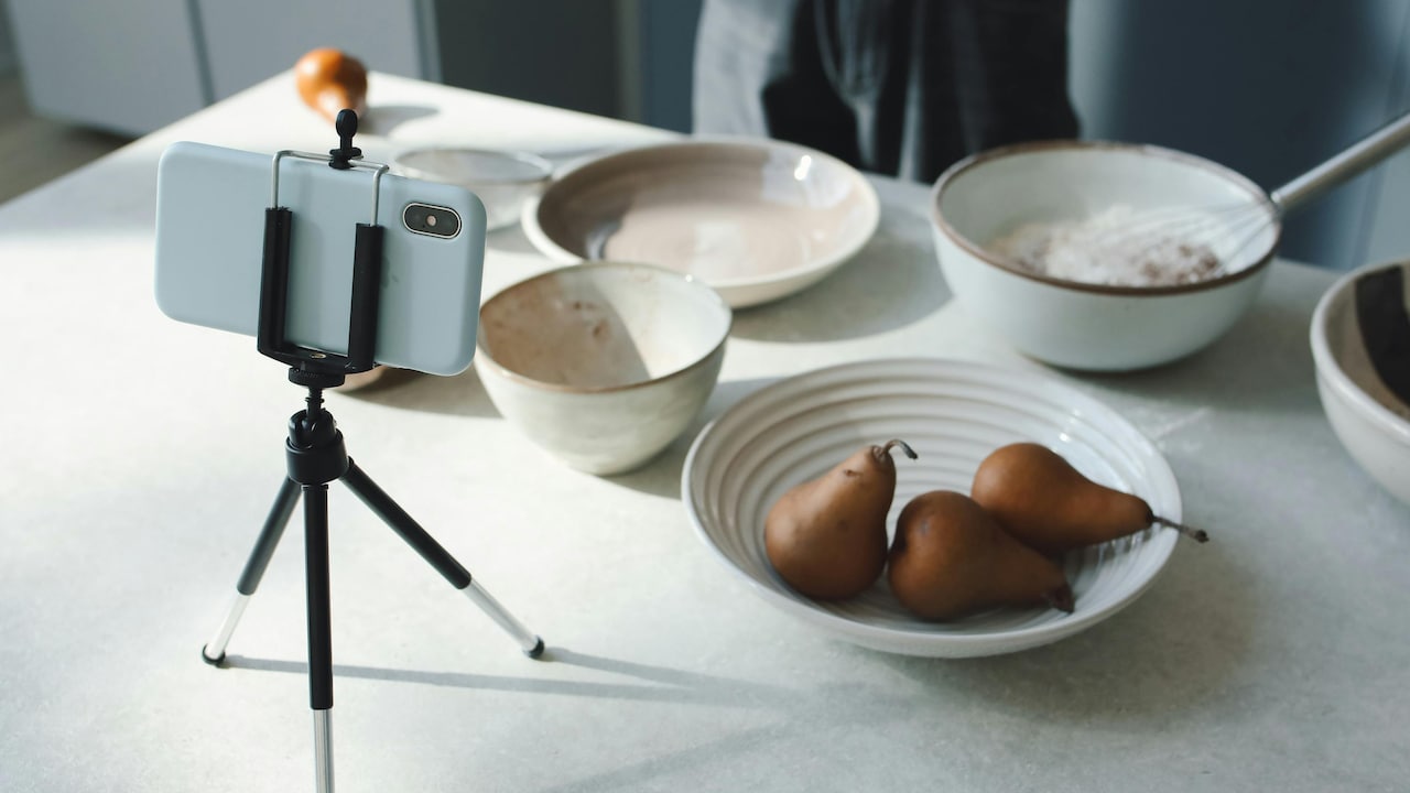 7 Useful Phone Accessories For Travel, Work And Content Creation