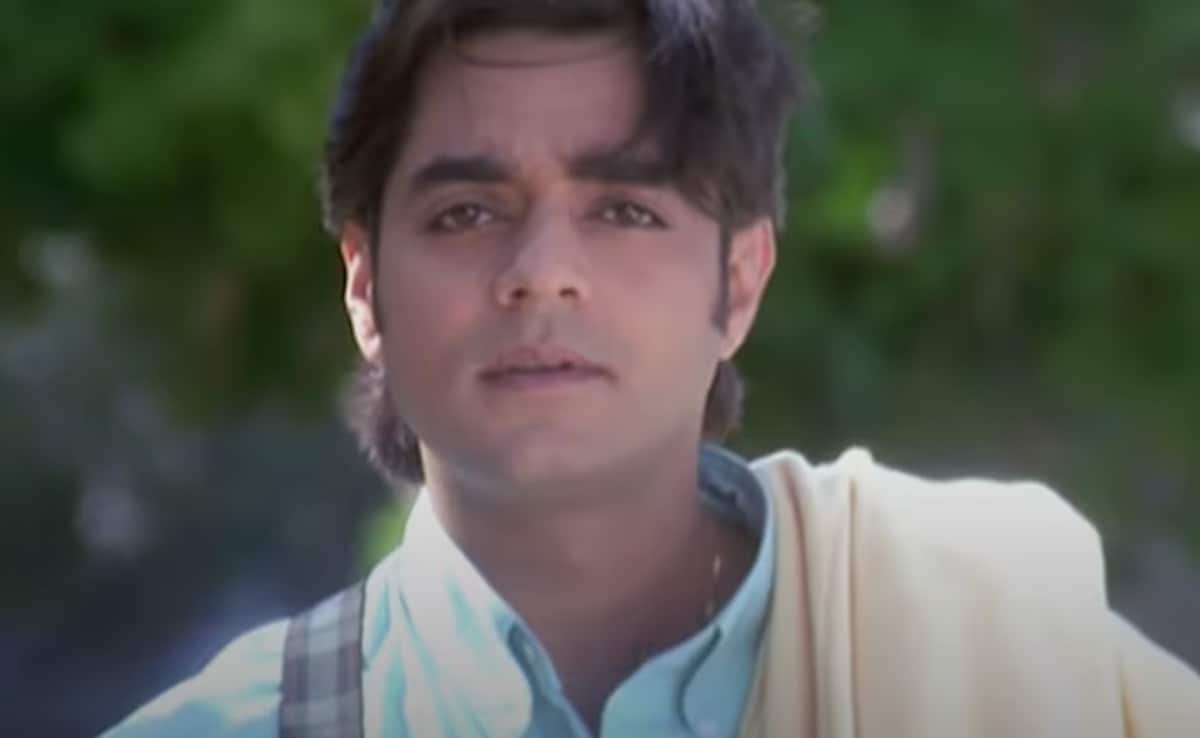 90 के दशक का चमकता सितारा, एक हादसे ने तबाह किया अच्छा खासा करियर, अब कहां हैं चंद्रचूड़ सिंह? करते क्या हैं? — WellsTrack