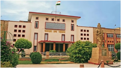 शिक्षक भर्ती 2025 लेवल-1 विवादित सवालों पर सुनवाई, राजस्थान हाईकोर्ट ने नियुक्तियों पर रोक 2 सप्ताह बढ़ाई