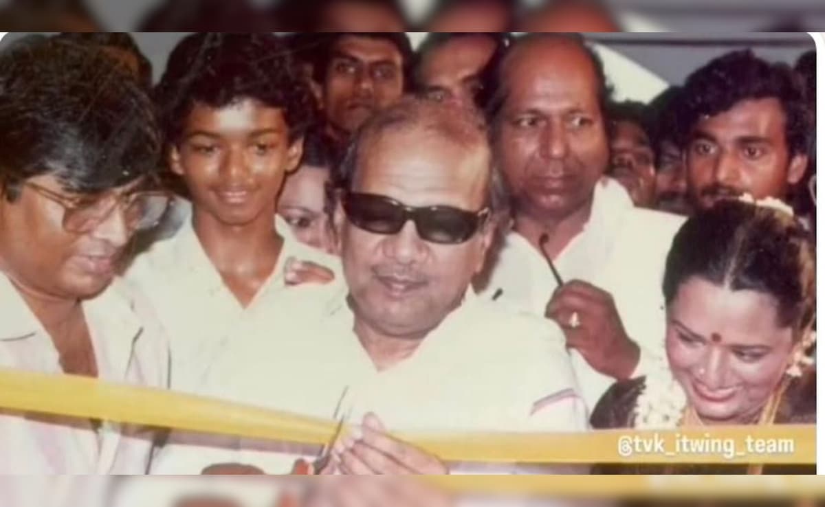From Standing Behind Karunanidhi To Dethroning DMK: Young Vijay's Viral Photo Sparks Buzz