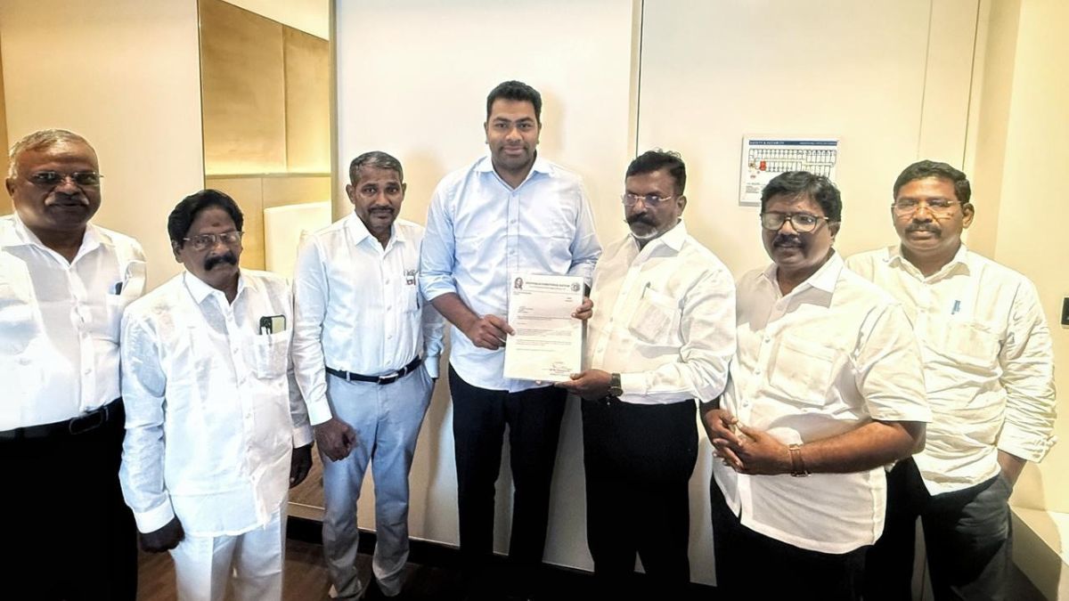 Vijay's Numbers Nightmare Ends, VCK Extends Unconditional Support
