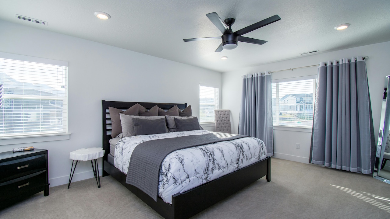 5 Ceiling Fans That Feel More Powerful Without Raising Electricity Bills 5 Ceiling Fans That Feel More Powerful Without Raising Electricity Bills