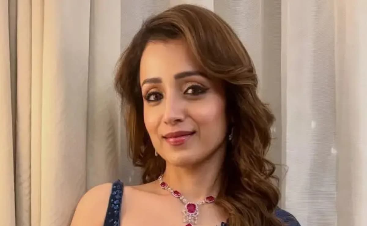 Trisha Krishnan Feels 'Humbled' After Receiving Overwhelming Love On 43rd Birthday