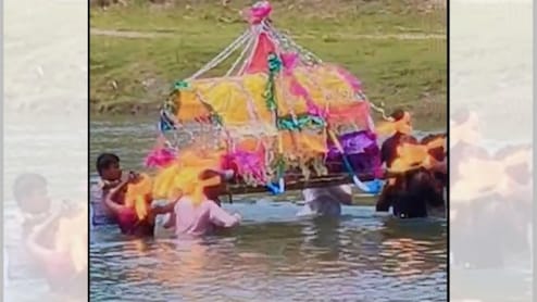 बिहार: जीते जी सड़क नहीं, मरने के बाद नदी से तैरकर श्मशान पहुंची अंतिम यात्रा; वायरल हुआ वीडियो&nbsp;