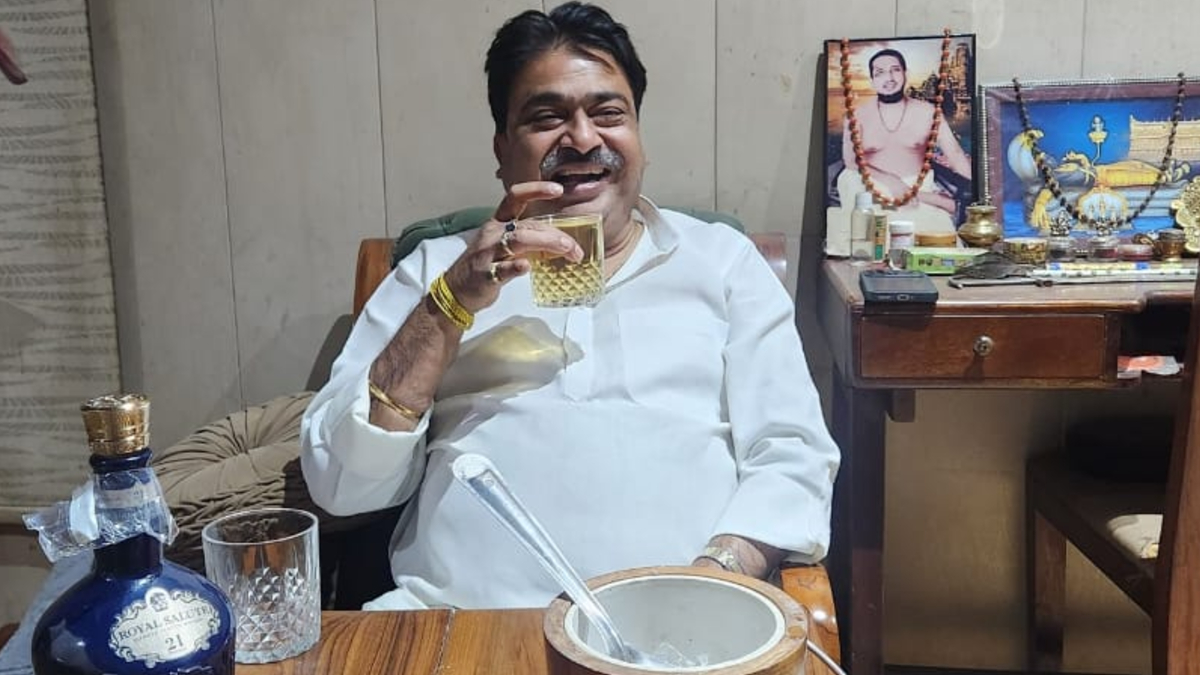 MLC अक्षय प्रताप सिंह की सोशल मीड&zwj;िया पोस्ट से कुंडा में स&zwj;ियासी भूचाल, भानवी कुमारी को भी क&zwj;िया टैग