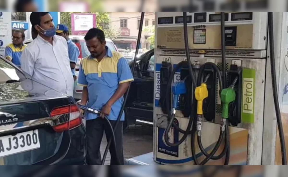 Petrol Diesel Price Hike: आज 15 मई को देश भर में पेट्रोल-डीजल हुआ महंगा, कीमतों में ₹3 से ज्यादा का इजाफा, चेक करें अपने शहर के नए रेट