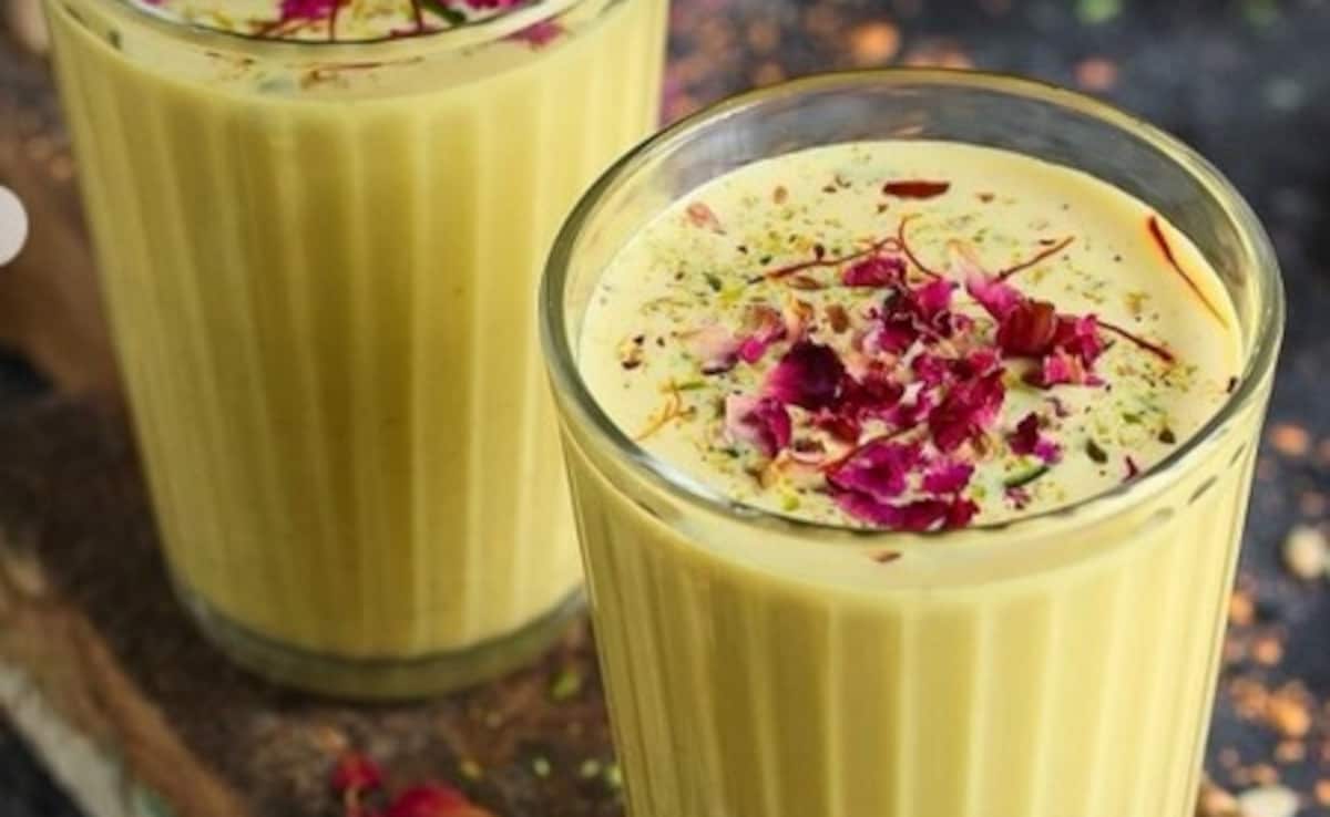 महंगा ग्लूकोन-D फेल है इस देसी ड्रिंक के आगे, जानें ठंडई बनाने की आसान रेसिपी