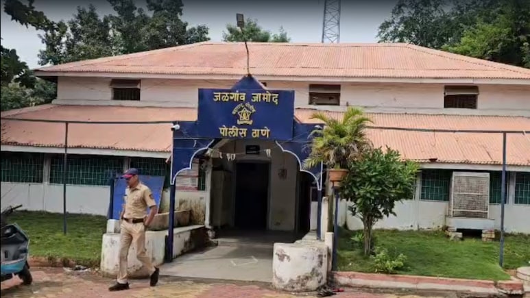जिस बेटी की 'हत्या' के आरोप में पिता-भाई जेल में बंद, वो खुद जिंदा पहुंच गई थाने ! पुलिस की बड़ी लापरवाही