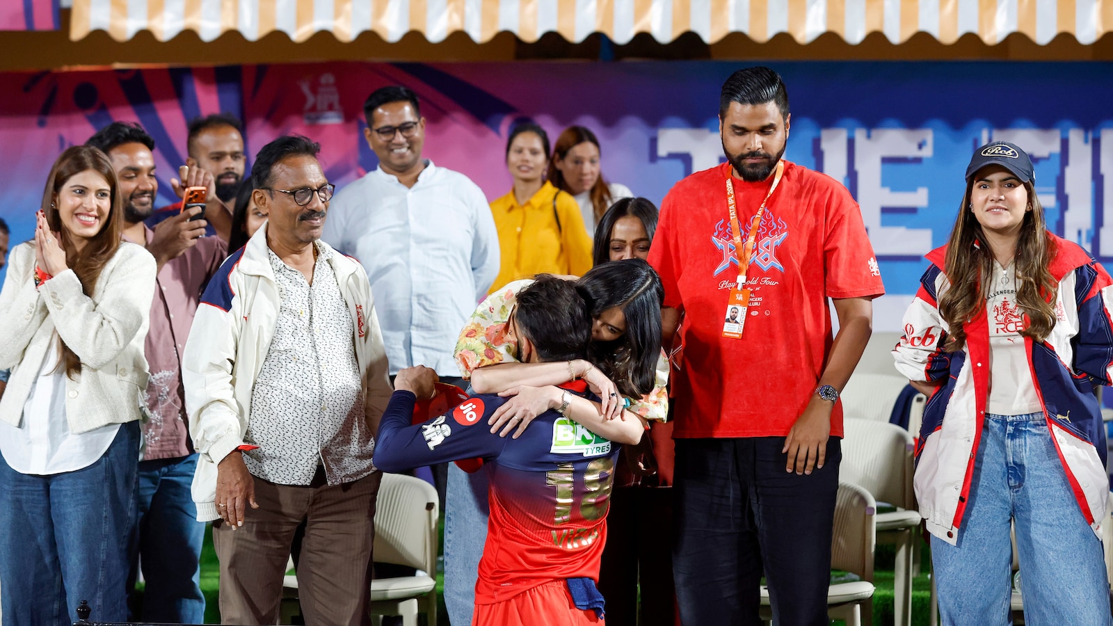 Anushka Sharma Welcomes Virat Kohli With A Hug As RCB Enter Final, Ananya Birla Congratulates Too