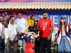 Anushka Sharma Welcomes Virat Kohli With A Hug As RCB Enter Final, Ananya Birla Congratulates Too