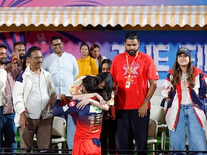 Anushka Sharma Welcomes Virat Kohli With A Hug As RCB Enter IPL Final