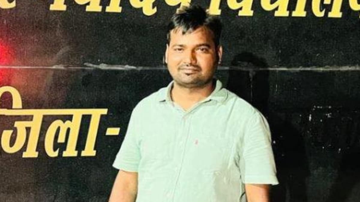 सीकर के आरके कंसल्टेंसी संचालक राकेश कुमार मंडावरिया को उत्तराखंड से हिरासत में लिया गया